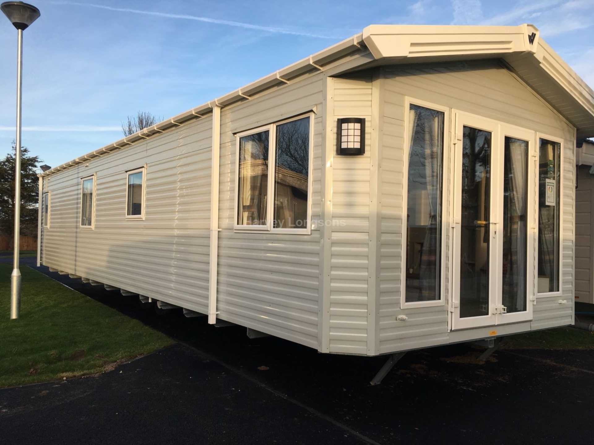 2 Bedroom Caravan, ClactonOnSea For Sale in Clactononsea, Essex