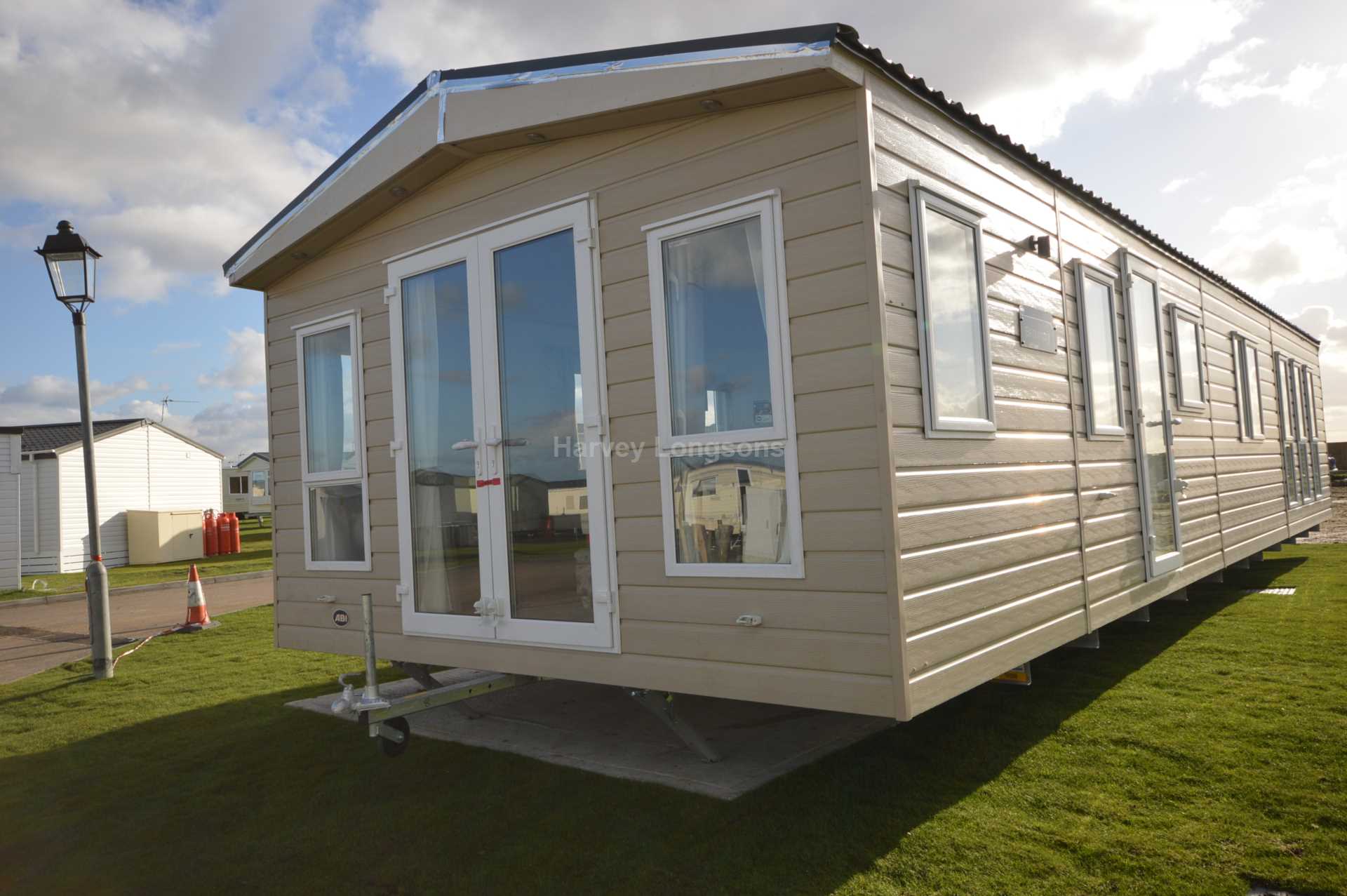 2 Bedroom Lodge, Isle Of Sheppey For Sale in Isle Of Sheppey, Kent