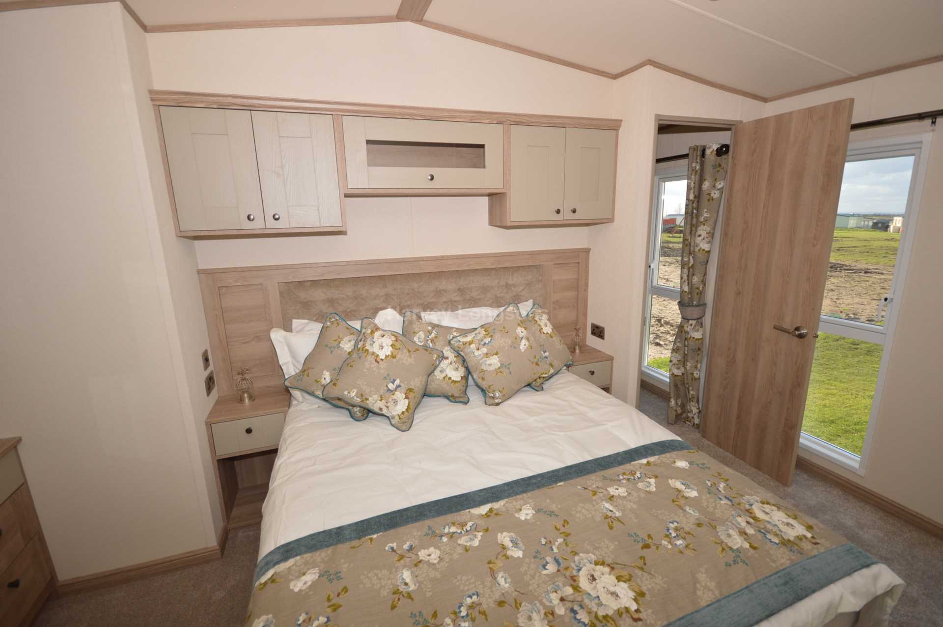 2 Bedroom Lodge, Isle Of Sheppey For Sale in Isle Of Sheppey, Kent
