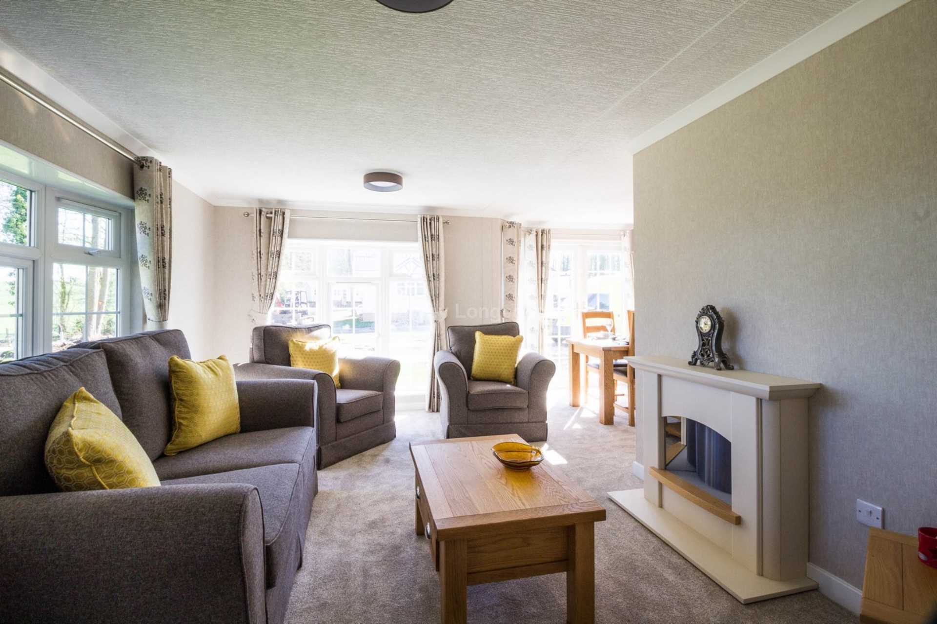 2 Bedroom Park Home, Bromyard For Sale in Bromyard, Herefordshire