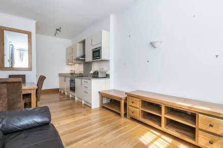 St Georges Drive, Pimlico, SW1V, Image 3