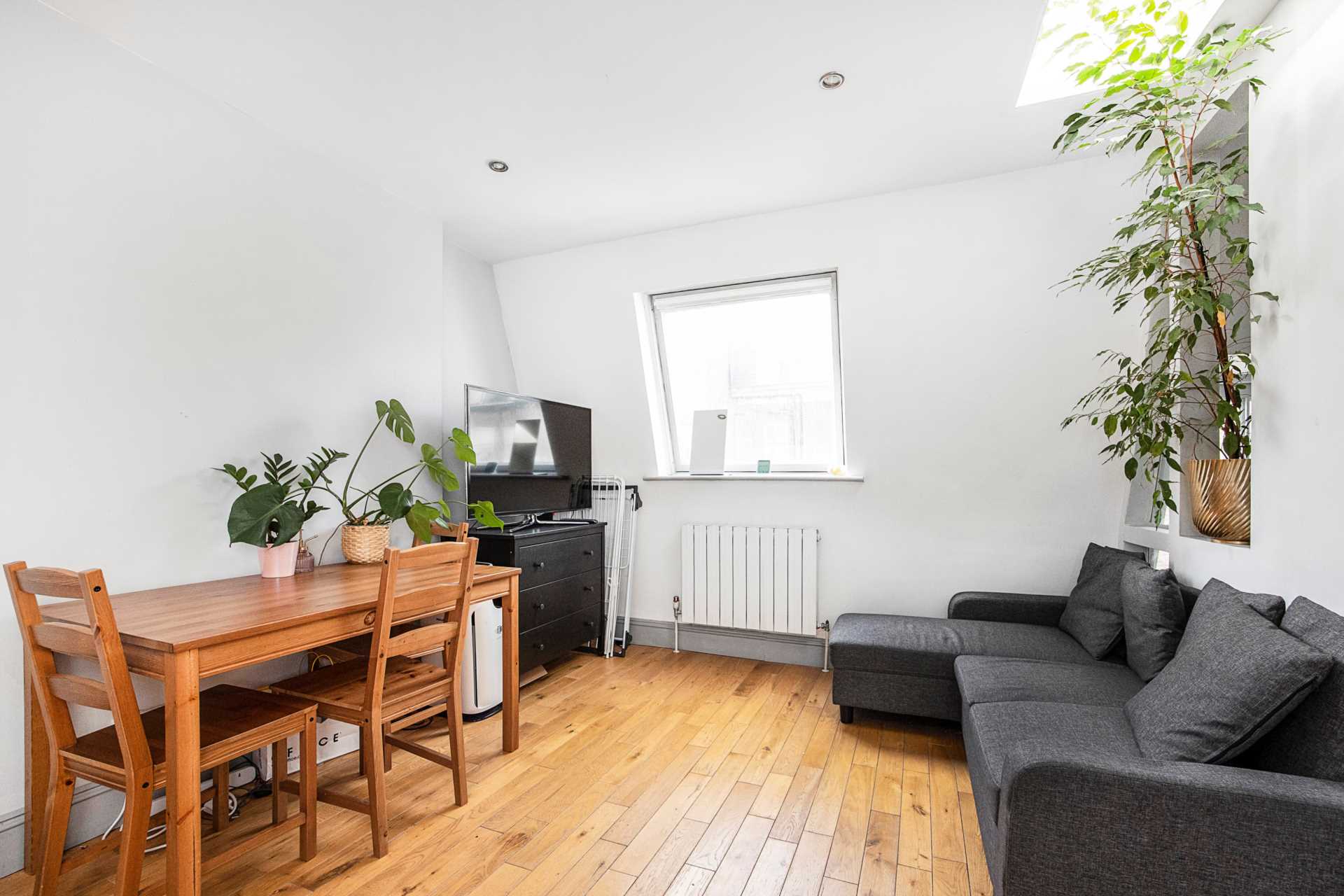 Gloucester Street, Pimlico, SW1V, Image 1