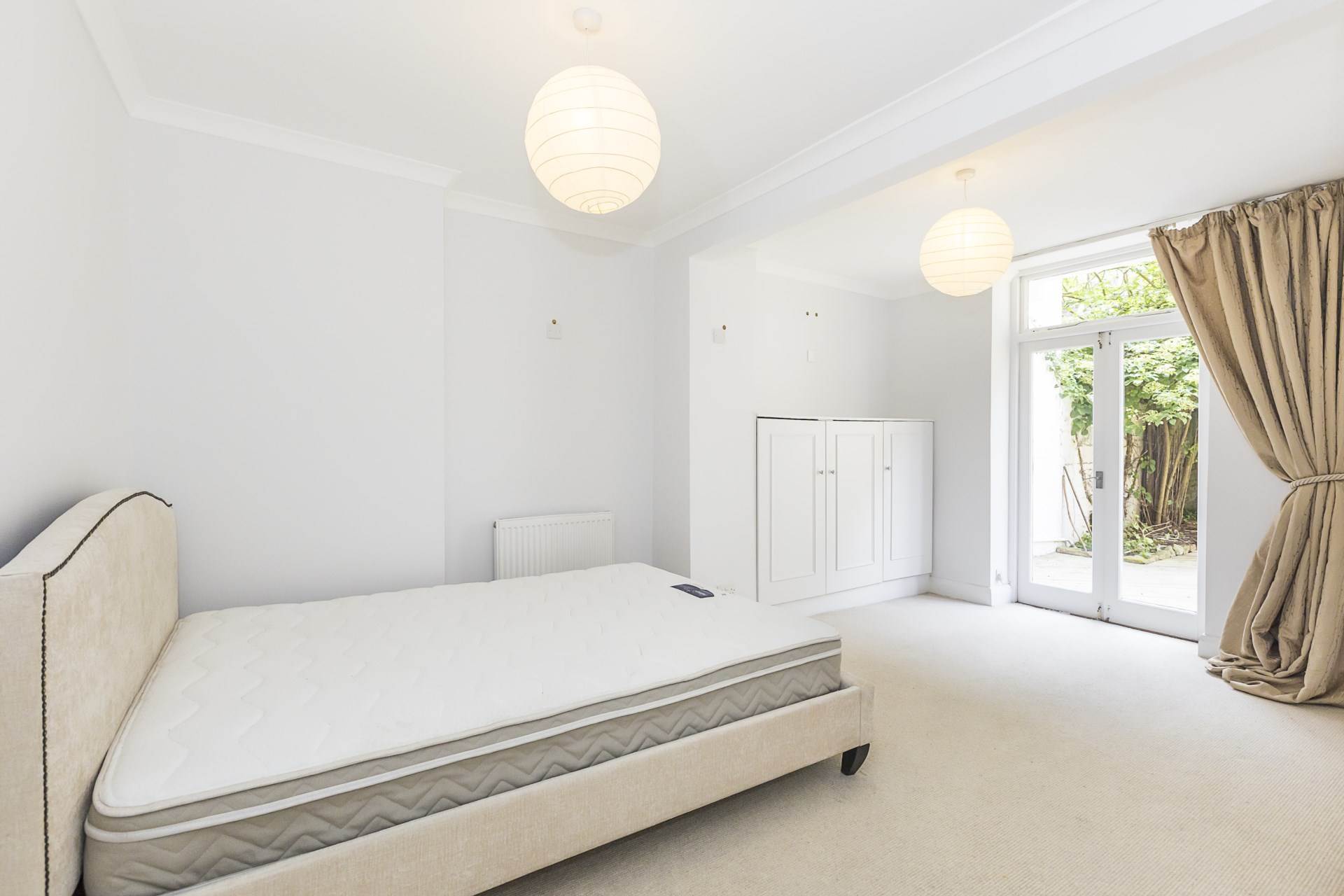 St George's Drive, London, SW1V, Image 1