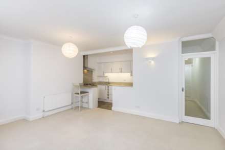 St George's Drive, London, SW1V, Image 2