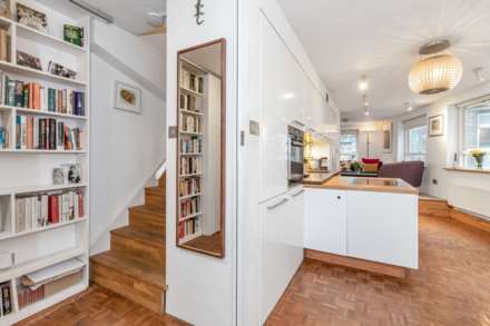 Moreton Terrace, Pimlico. SW1V, Image 9