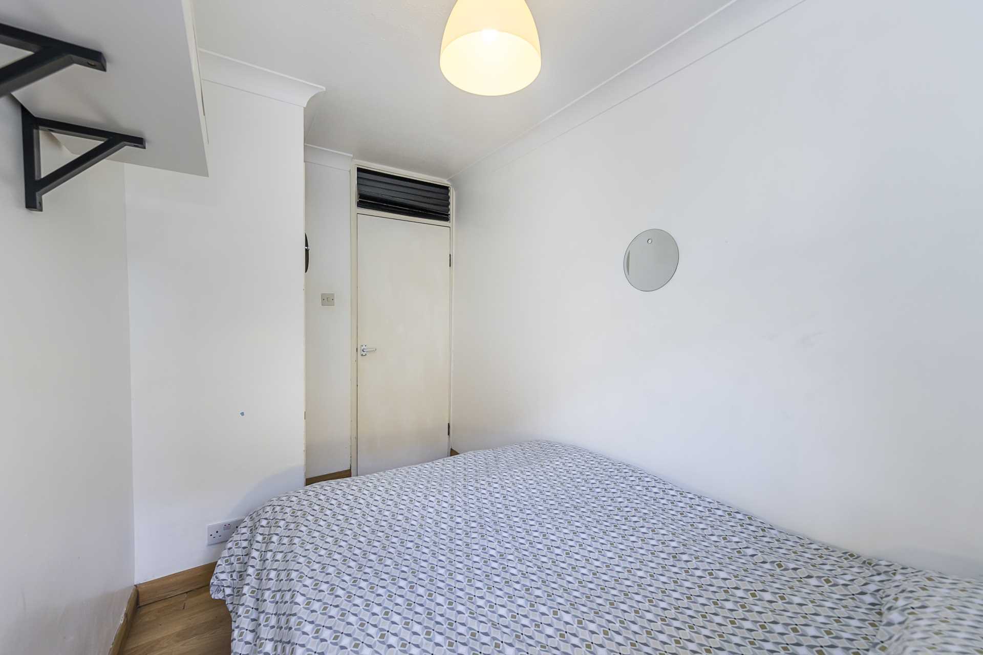 Vauxhall Bridge Road, Pimlico, SW1V, Image 17