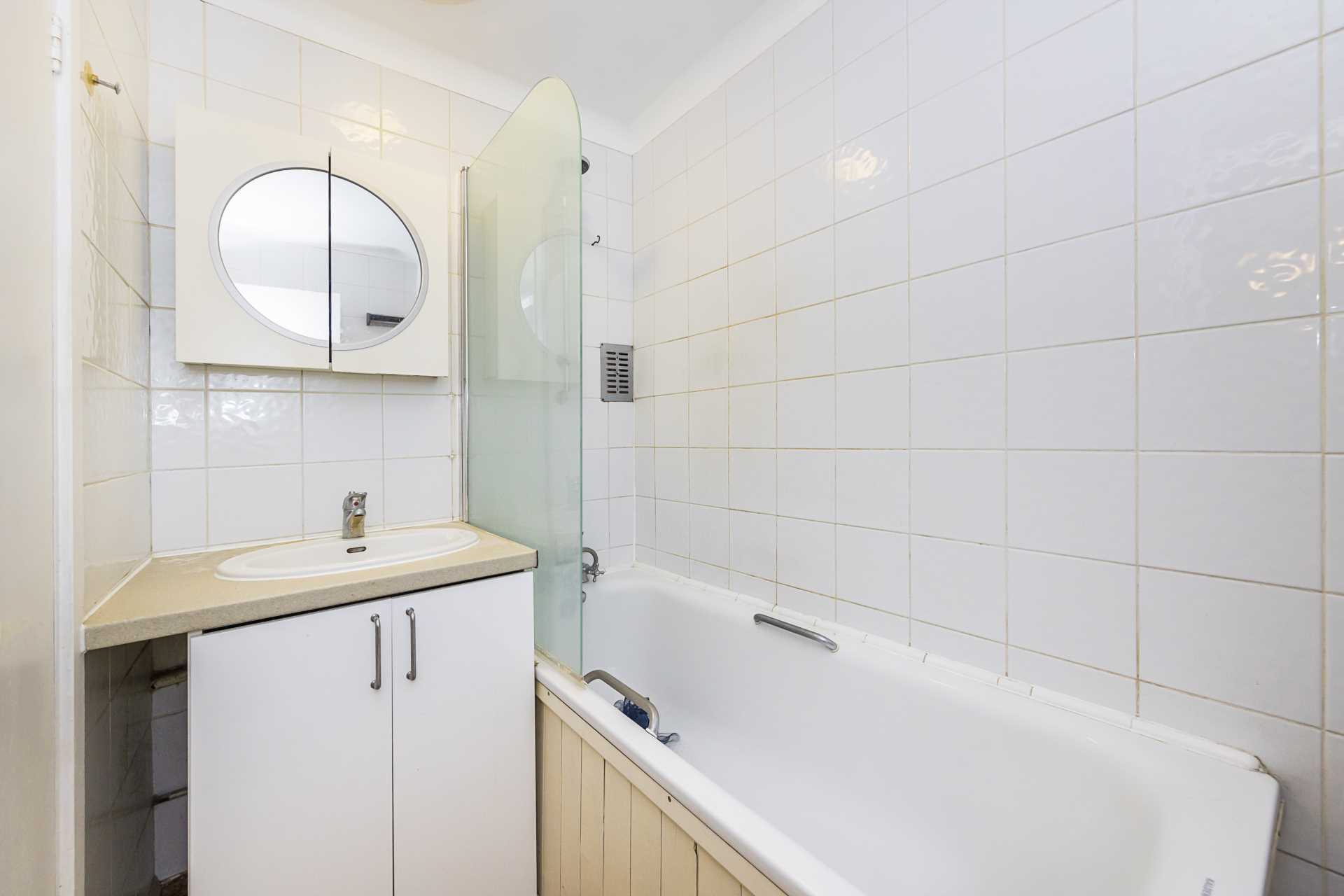 Vauxhall Bridge Road, Pimlico, SW1V, Image 19