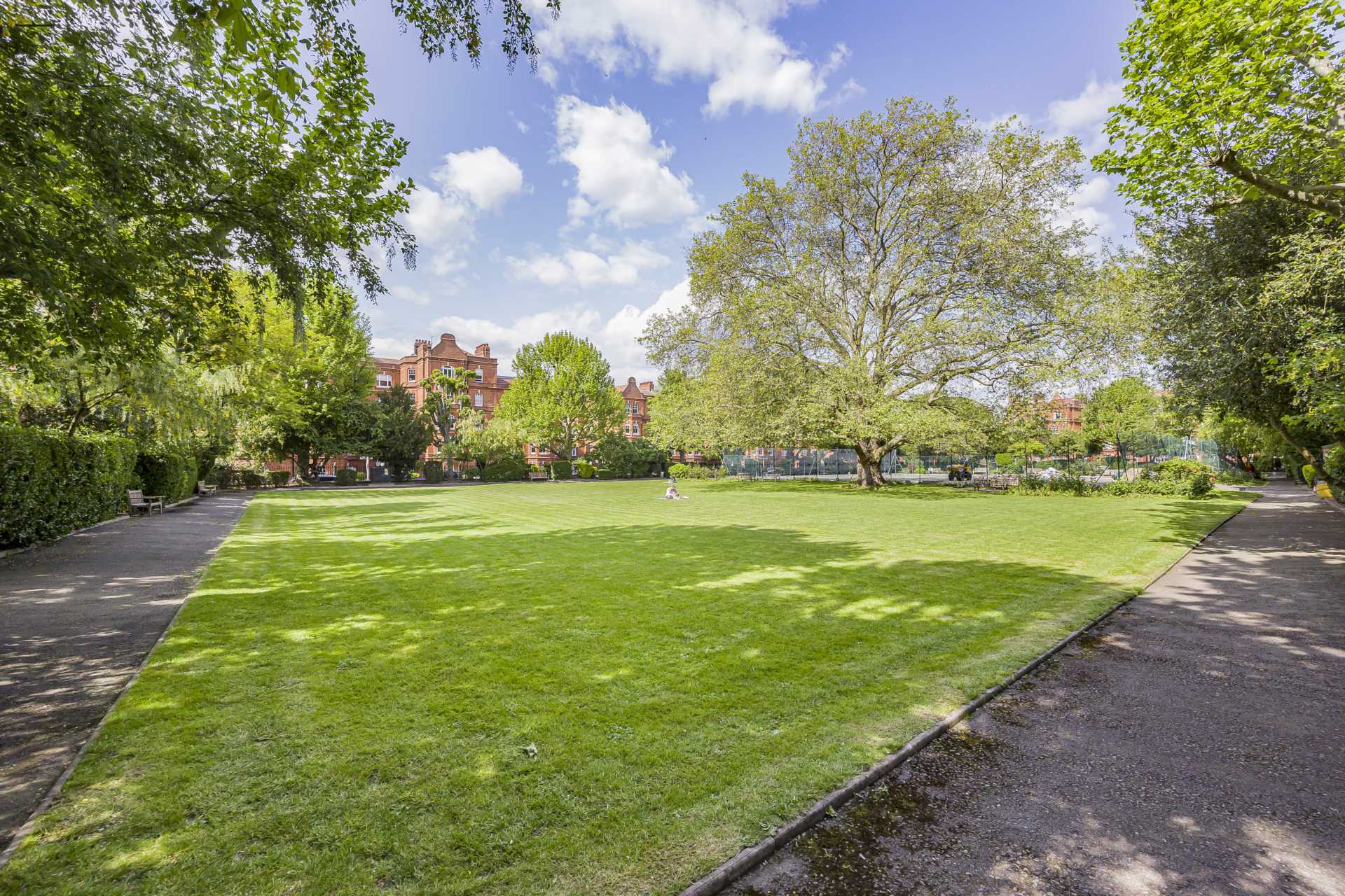 Queens Club Gardens, London, W14, Image 13
