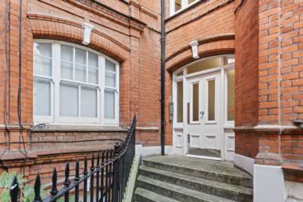 Queens Club Gardens, London, W14, Image 17