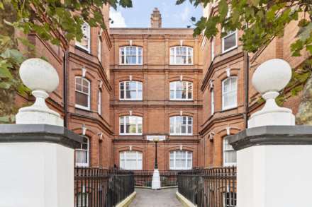 Queens Club Gardens, London, W14, Image 18