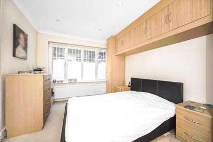 2 Bedroom Flat, Gloucester Street, London, SW1V