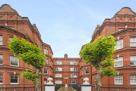 Queens Club Gardens, Baron's Court, W14, Image 10