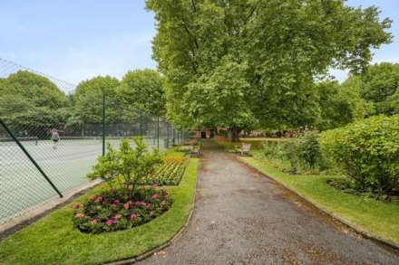 Queens Club Gardens, Baron's Court, W14, Image 9