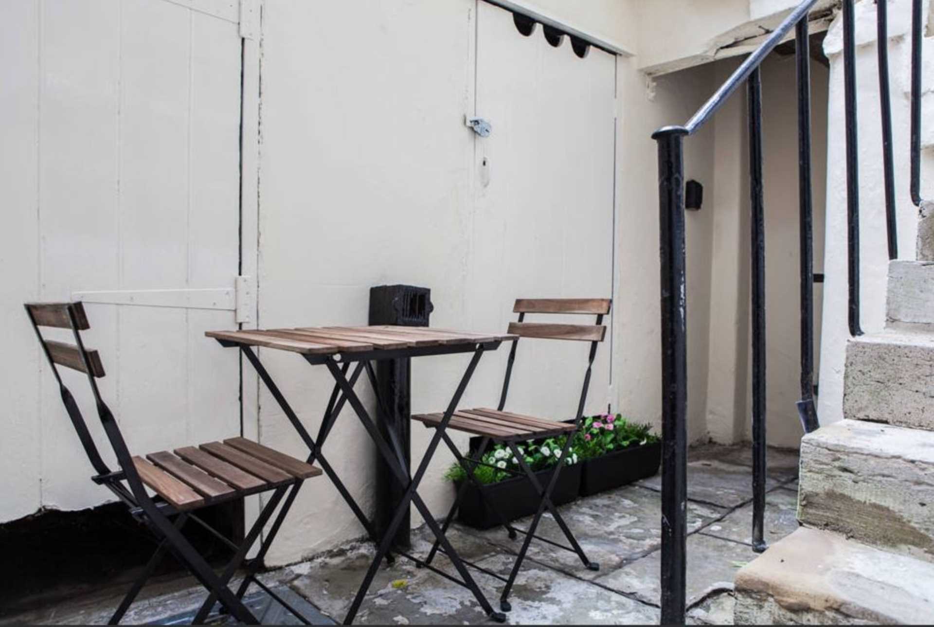 St Georges Square, London, Image 4