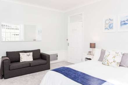 St Georges Square, London, Image 7