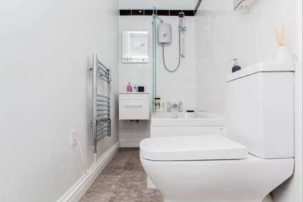 St Georges Square, London, Image 9