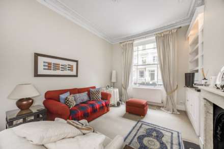 1 Bedroom Flat, Gloucester Street, Pimlico, SW1V