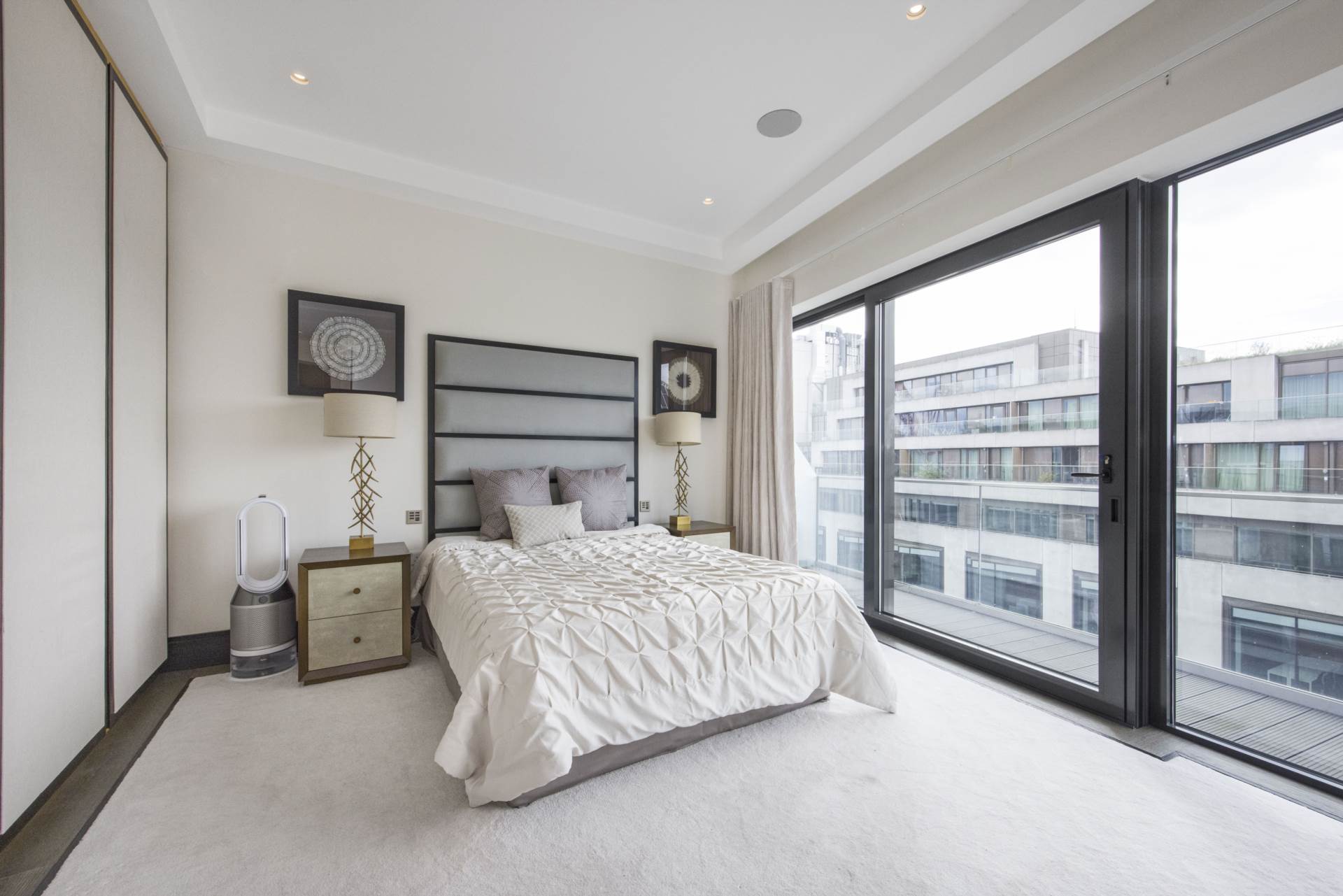 Vauxhall Bridge Road, Victoria, SW1V, Image 4