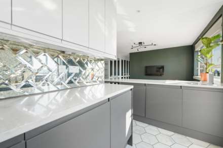 Churchill Gardens, Pimlico, SW1V, Image 6