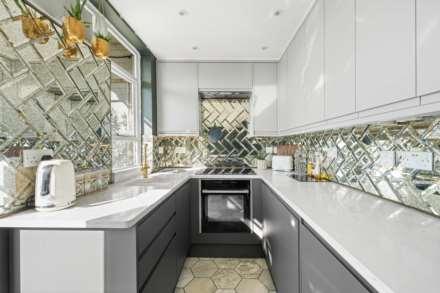 Churchill Gardens, Pimlico, SW1V, Image 8