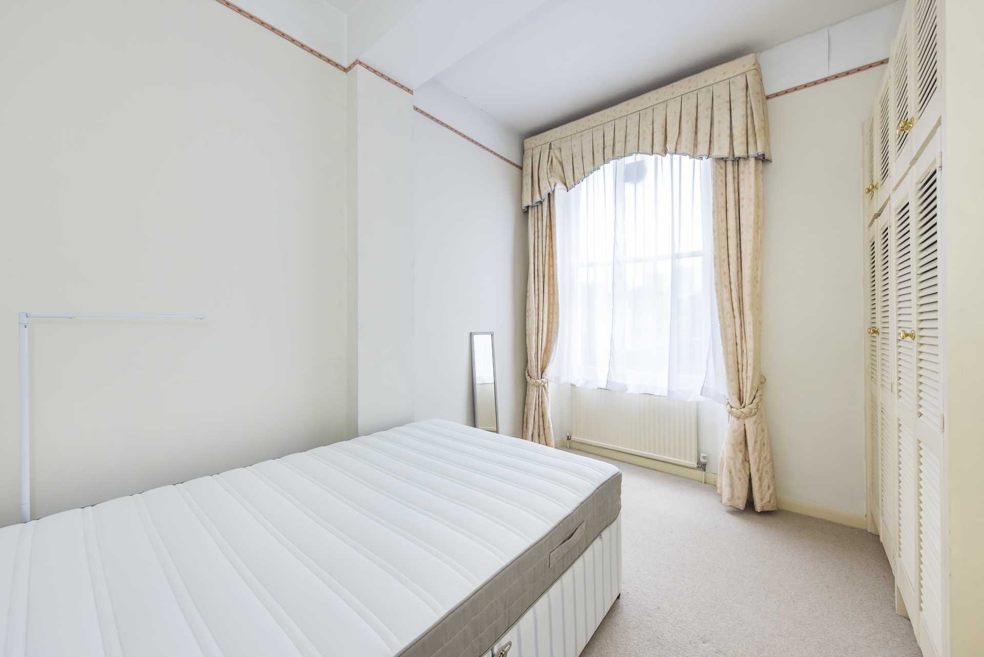 Gloucester Street, Pimlico, SW1V, Image 13