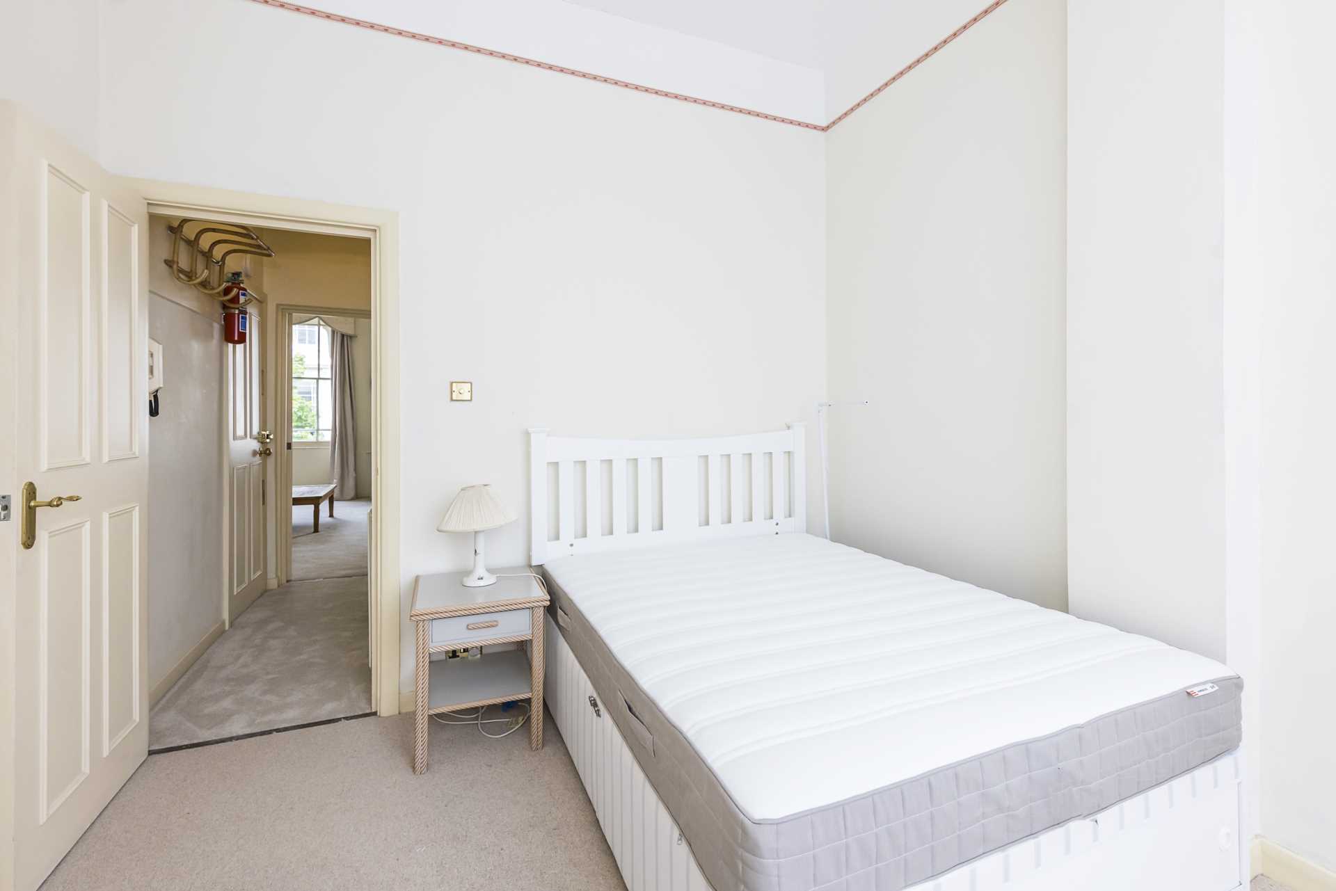 Gloucester Street, Pimlico, SW1V, Image 14