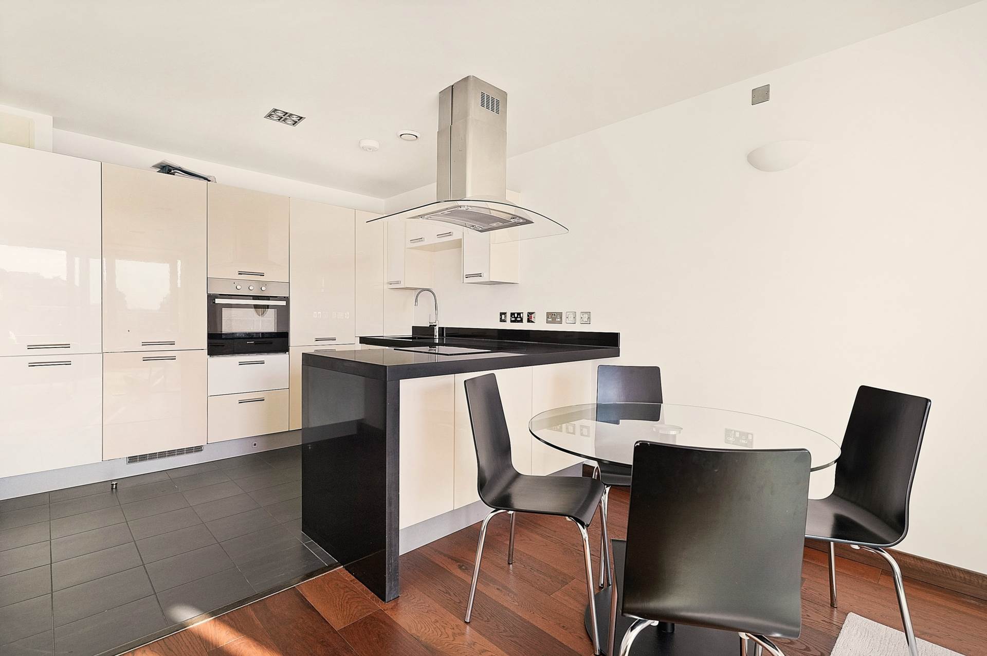 Bridges Court Road, Battersea, SW11, Image 4