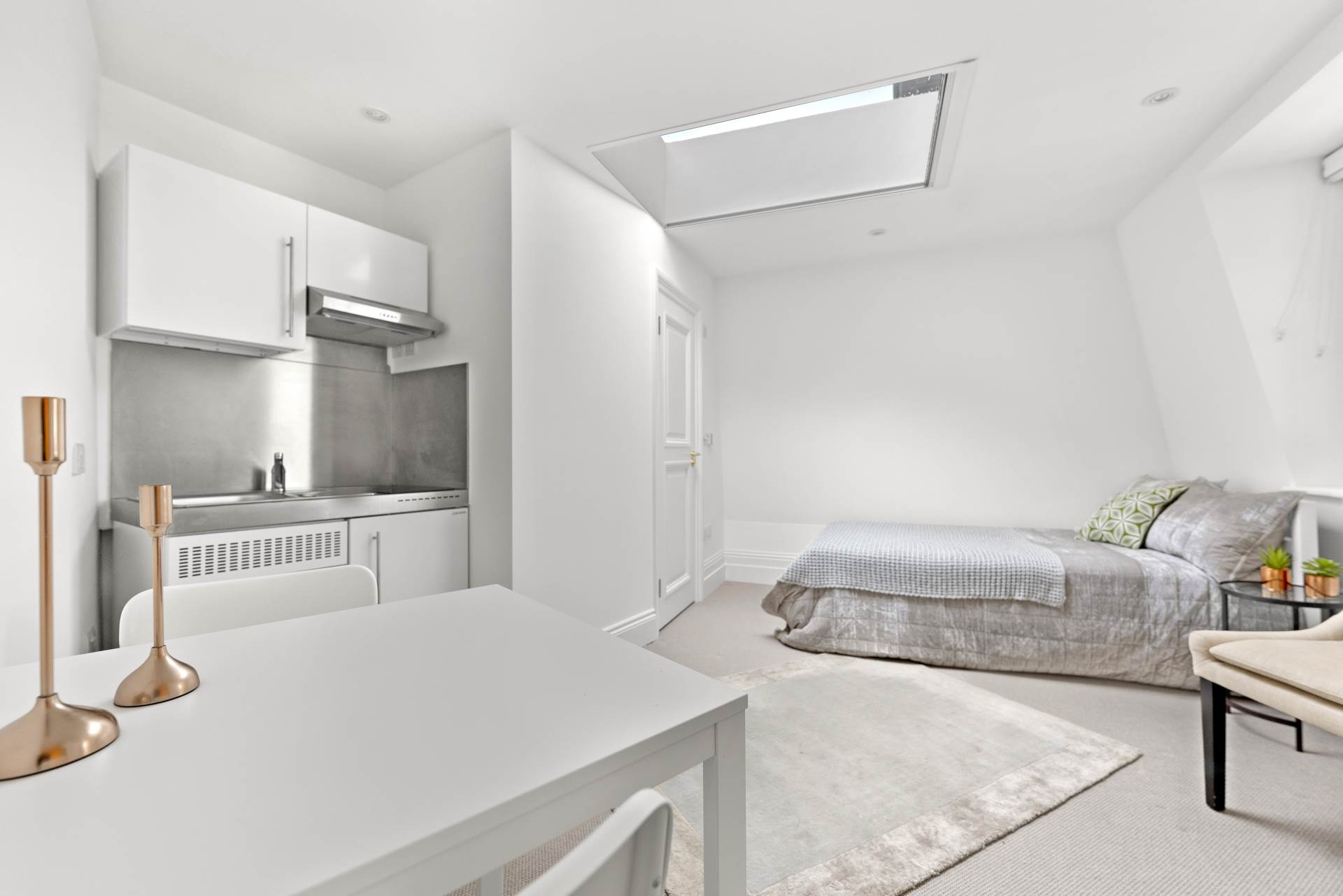 Warwick Square, London, SW1V, Image 1