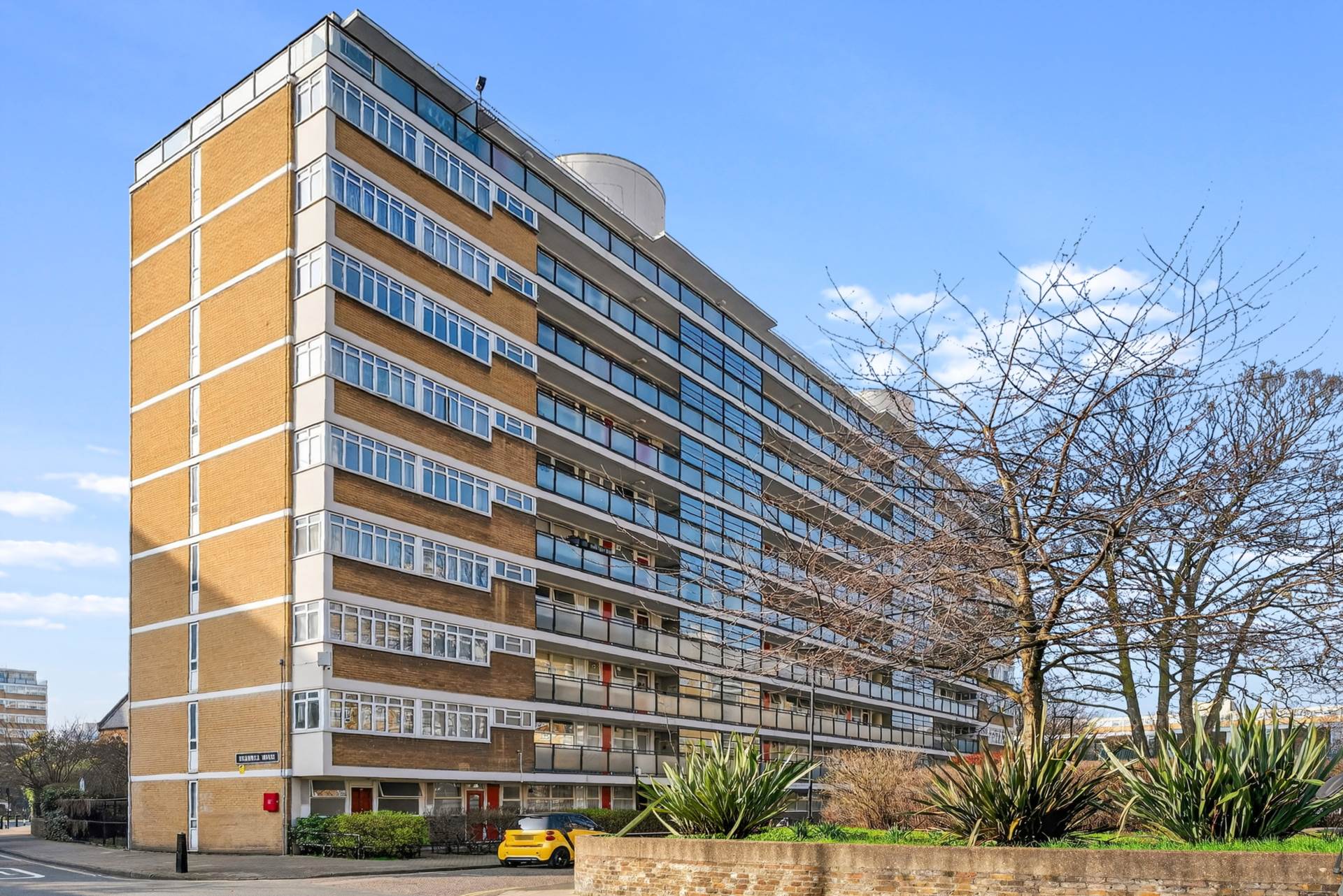 Churchill Gardens, London, SW1V, Image 17