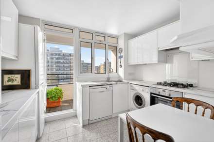 Churchill Gardens, London, SW1V, Image 11