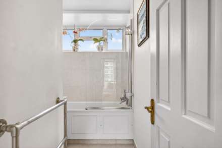 Churchill Gardens, London, SW1V, Image 14