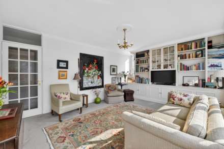 Churchill Gardens, London, SW1V, Image 3