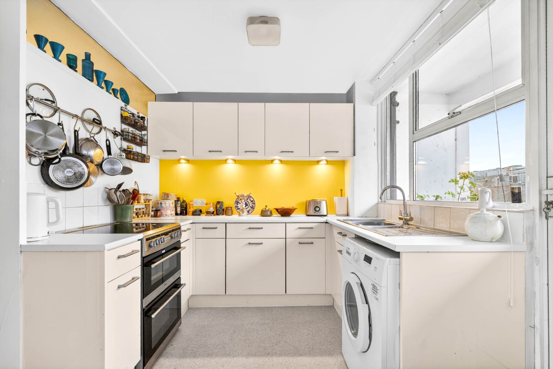 Churchill Gardens, London, SW1V, Image 5