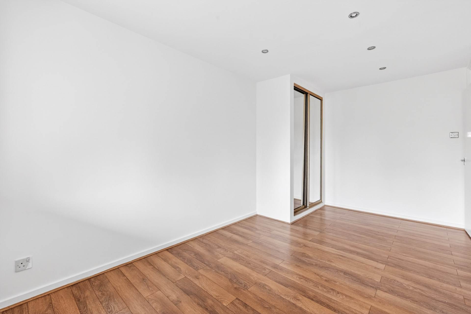 Ellen Street, London, Image 9