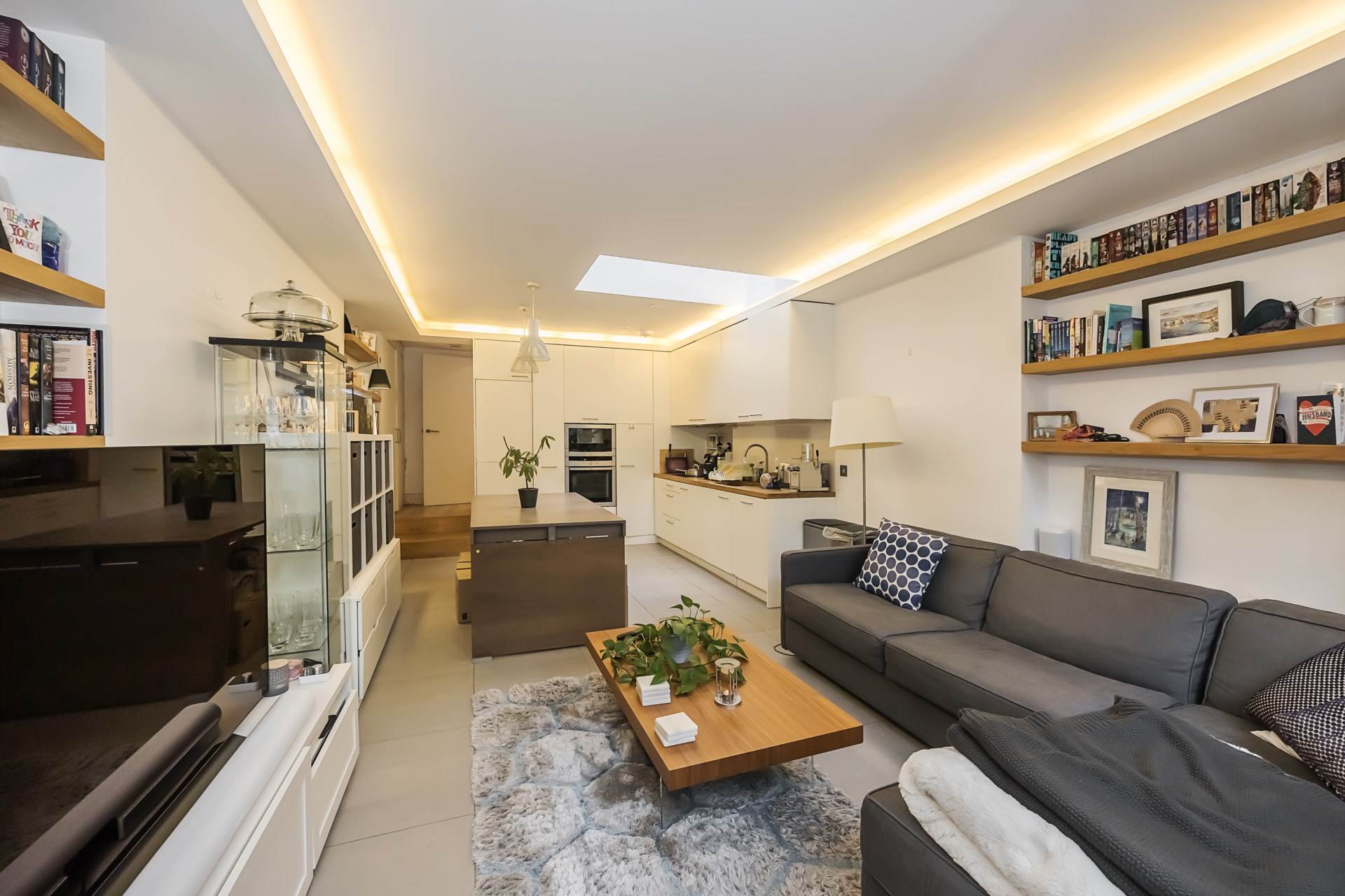 Liverpool Road, Barnsbury, N1, Image 1