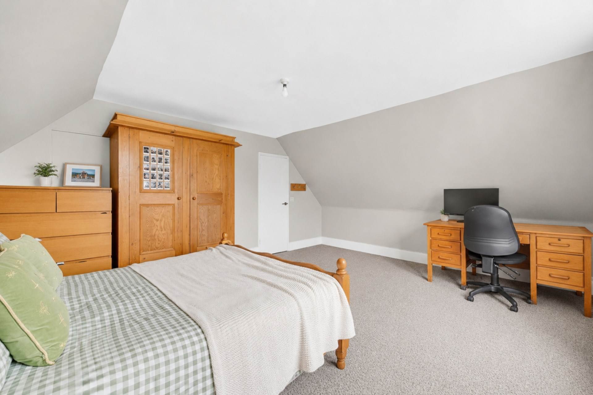 Beatrice Road, Finsbury Park, London, Image 6