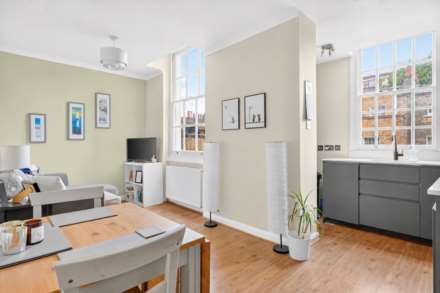 St George`s Drive, London, SW1V