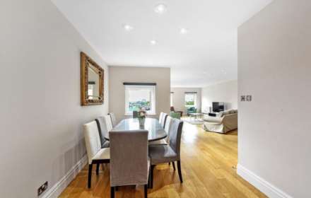 Beckford Close, Kensington, W14, Image 3