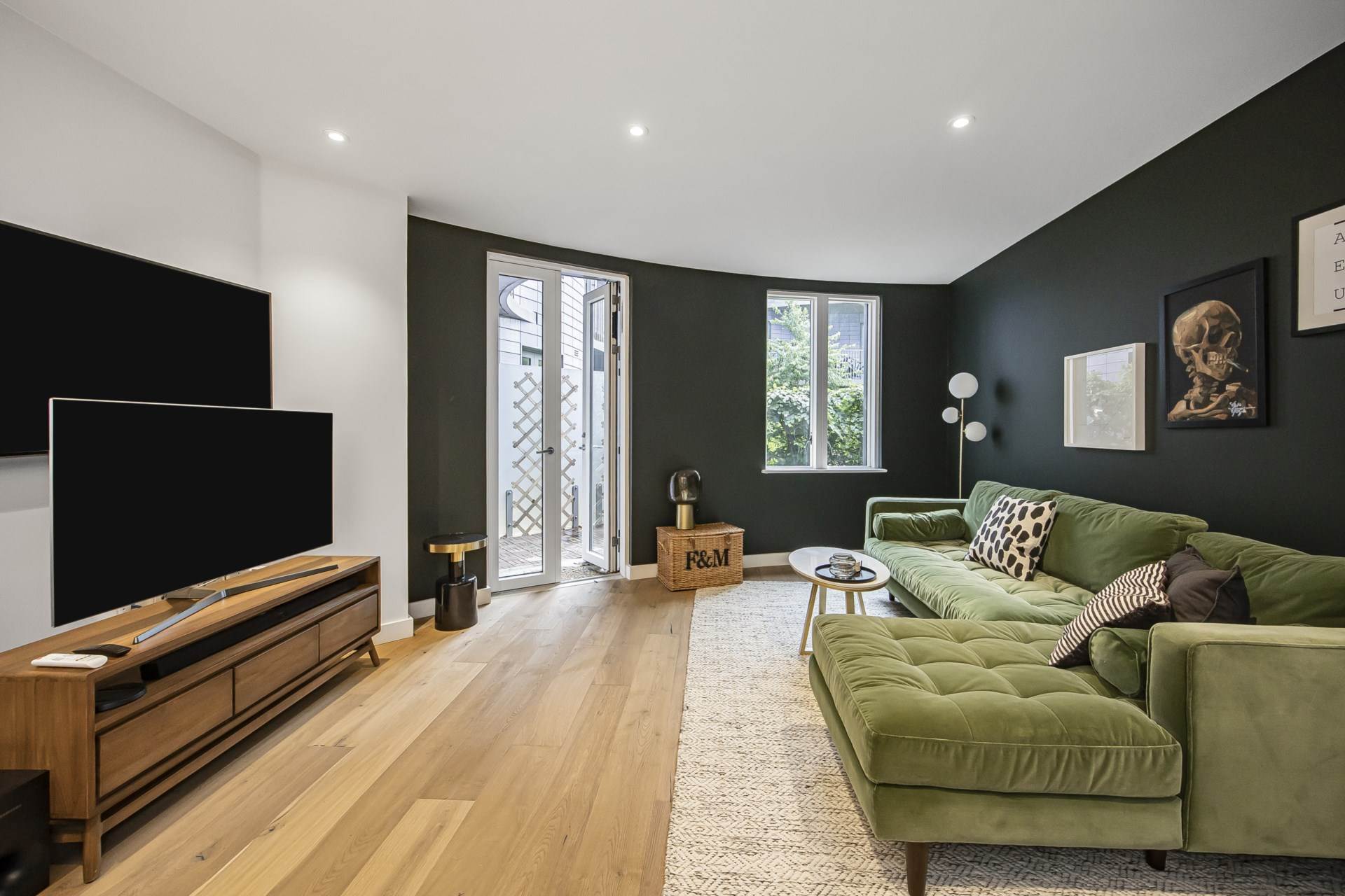 Esther Anne Place, Barnsbury, N1, Image 4