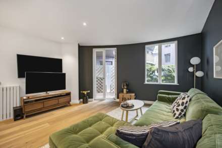 Esther Anne Place, Barnsbury, N1, Image 6