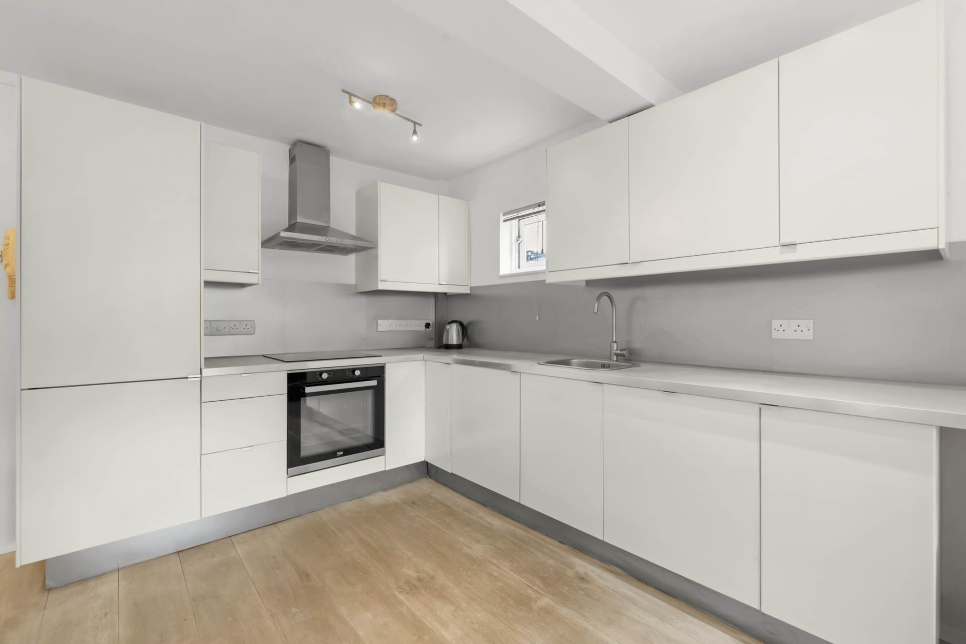 Moreton Street, Pimlico, SW1V, Image 4