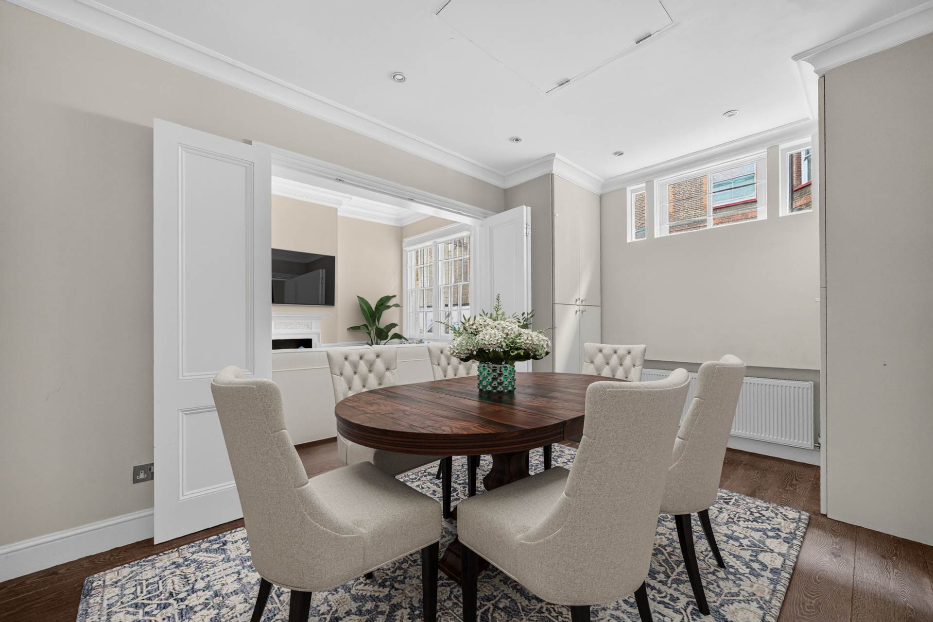 Hesper Mews, SW5, Image 3