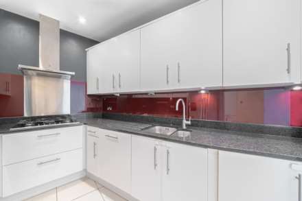 Hesper Mews, SW5, Image 6