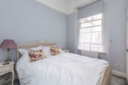 Gloucester Street, Pimlico. SW1V, Image 3