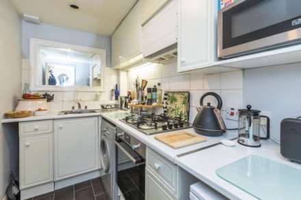 Gloucester Street, Pimlico. SW1V, Image 5