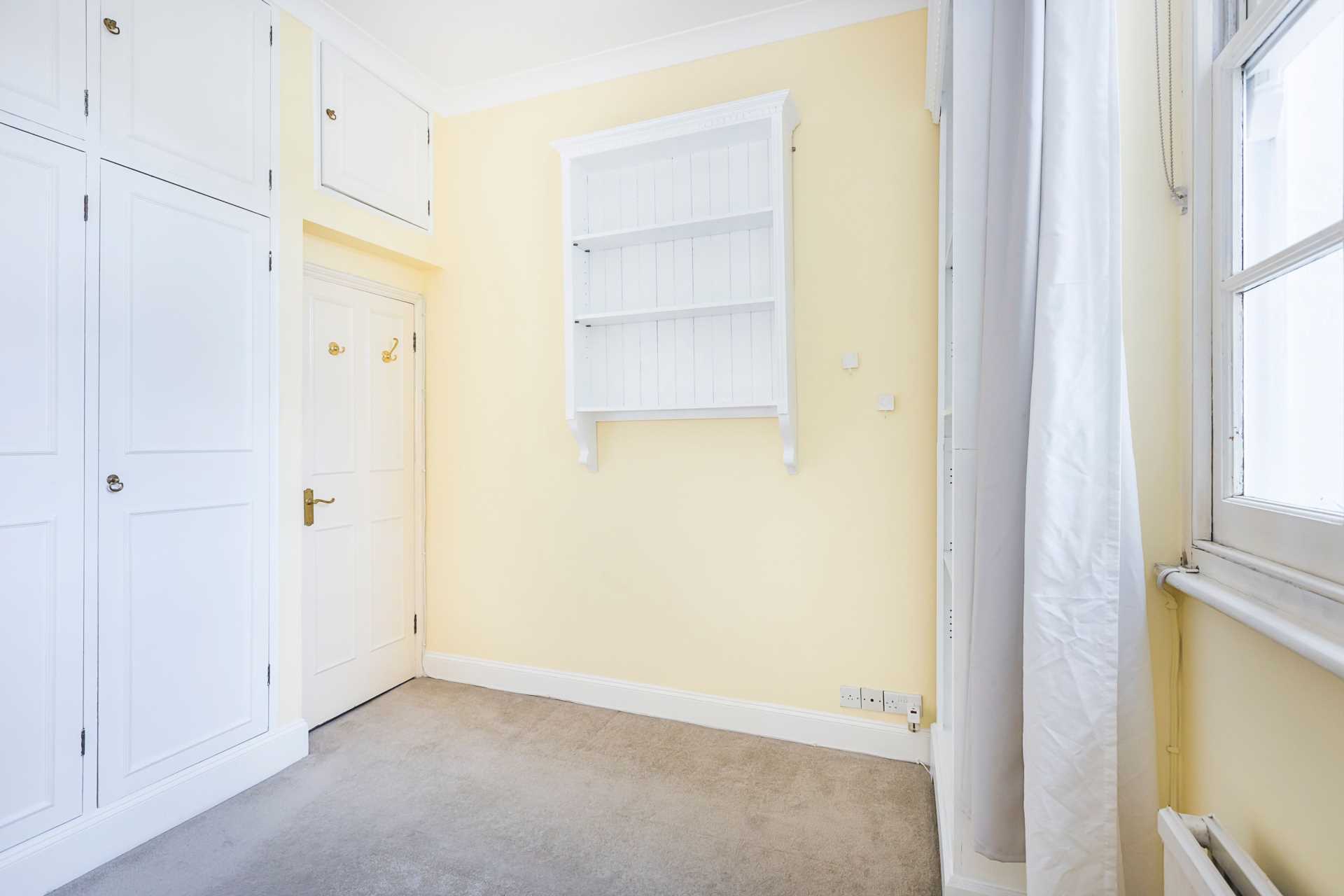 St Georges Square, Pimlico, SW1V, Image 10