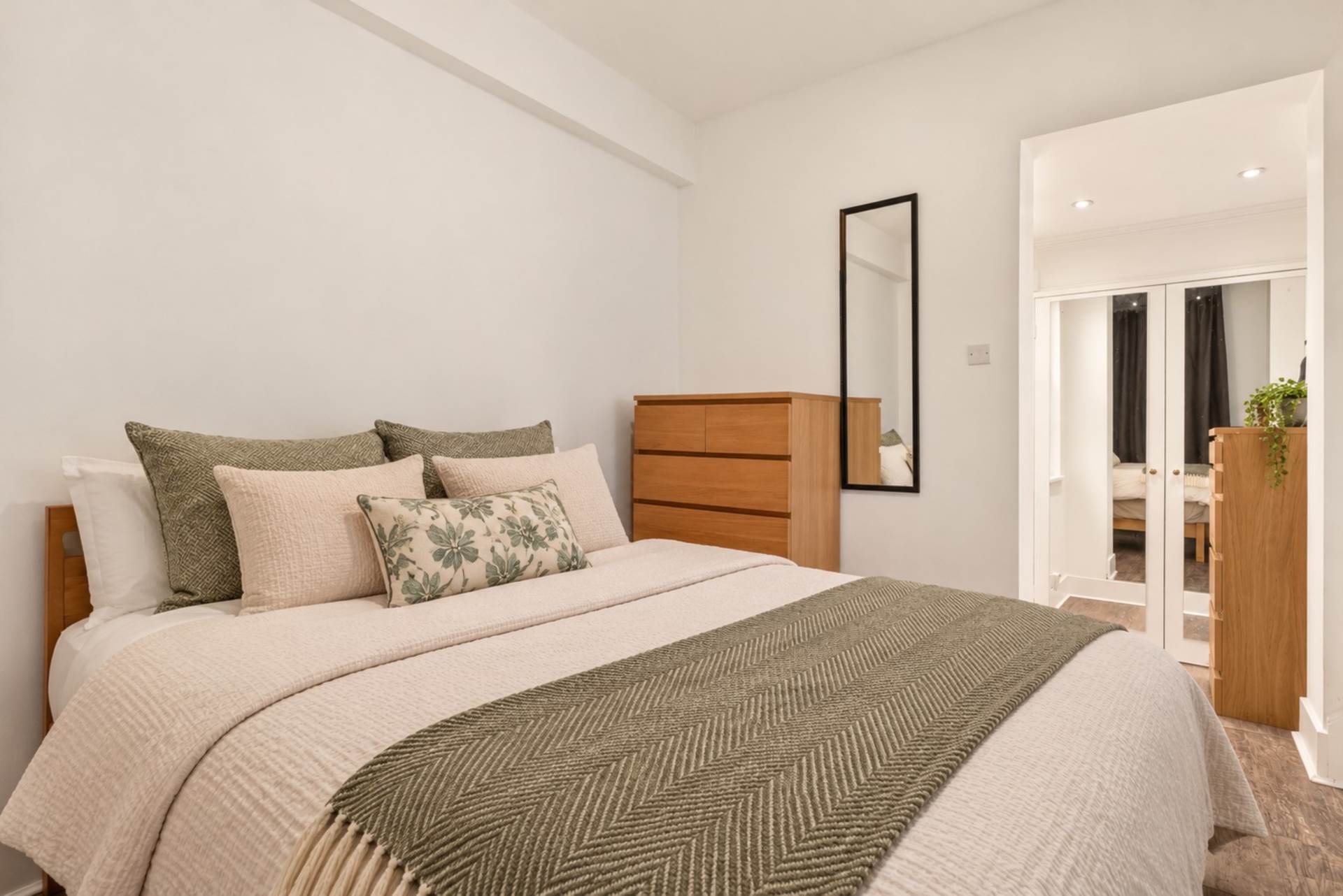Cumberland Street, Pimlico, SW1V, Image 2