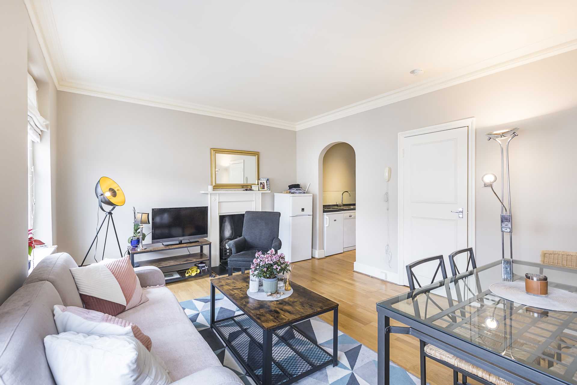 Gloucester Street, Pimlico, SW1V, Image 1