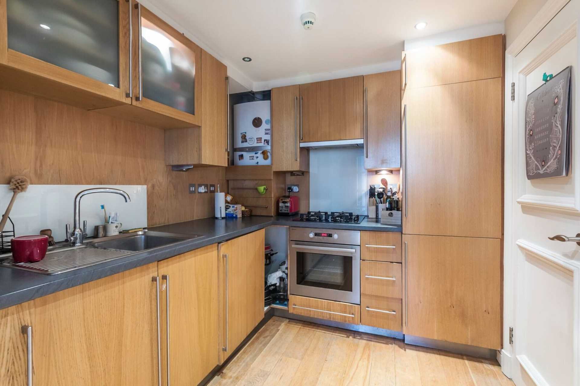 St George's Square, Pimlico SW1V, Image 7