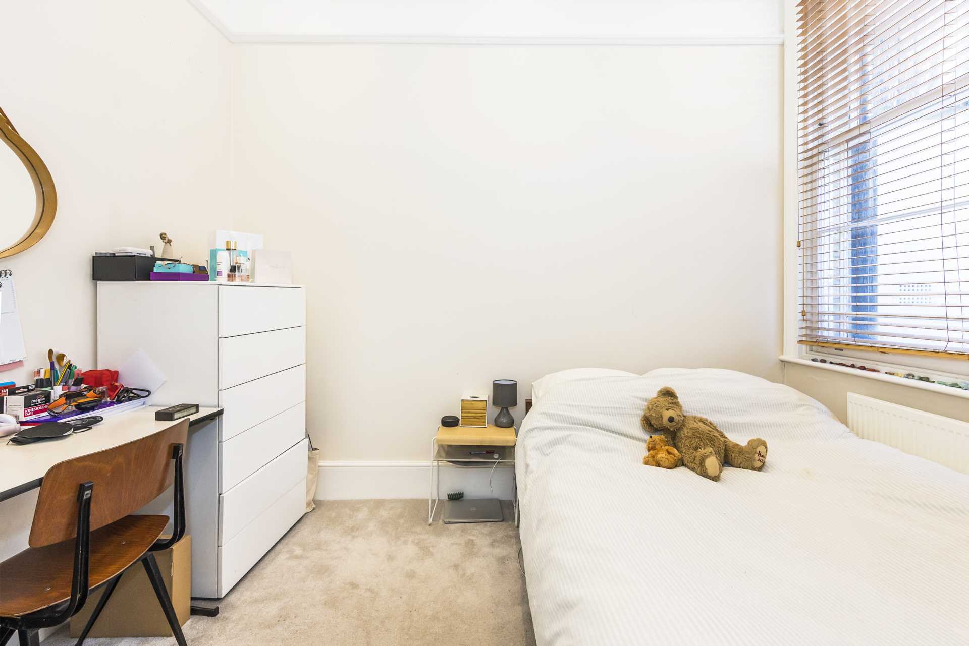 St George's Square, Pimlico SW1V, Image 9